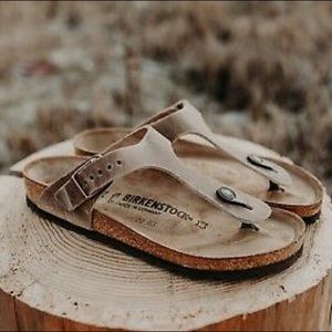 Women’s Birkenstock Gizeh Sandals Size 41 (9.5)